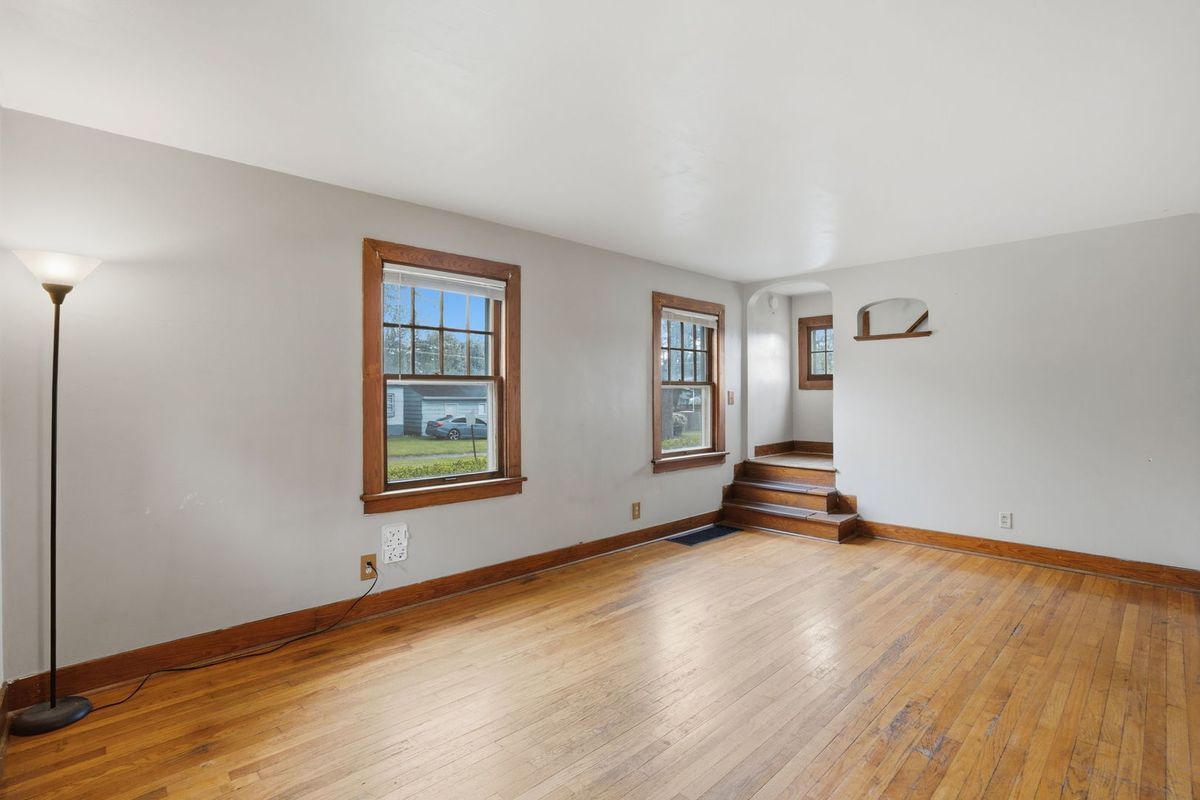 201 17 Street, East Moline, IL 61244