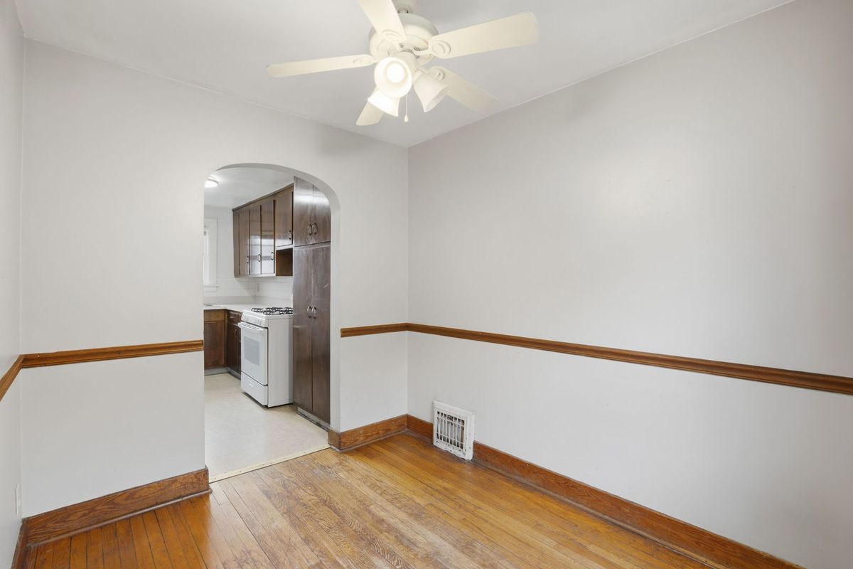 201 17 Street, East Moline, IL 61244