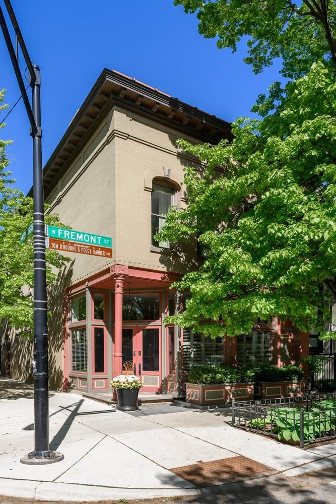 1900 Fremont Street, Chicago, IL 60614