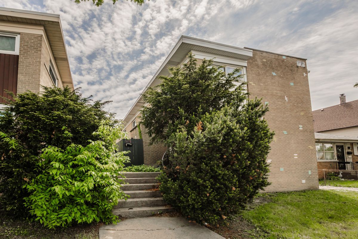 1082 Des Plaines Avenue, Forest Park, IL 60130