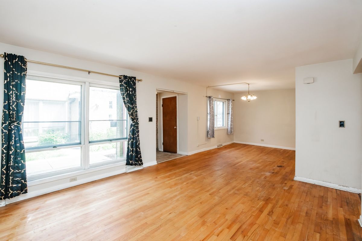 1082 Des Plaines Avenue, Forest Park, IL 60130
