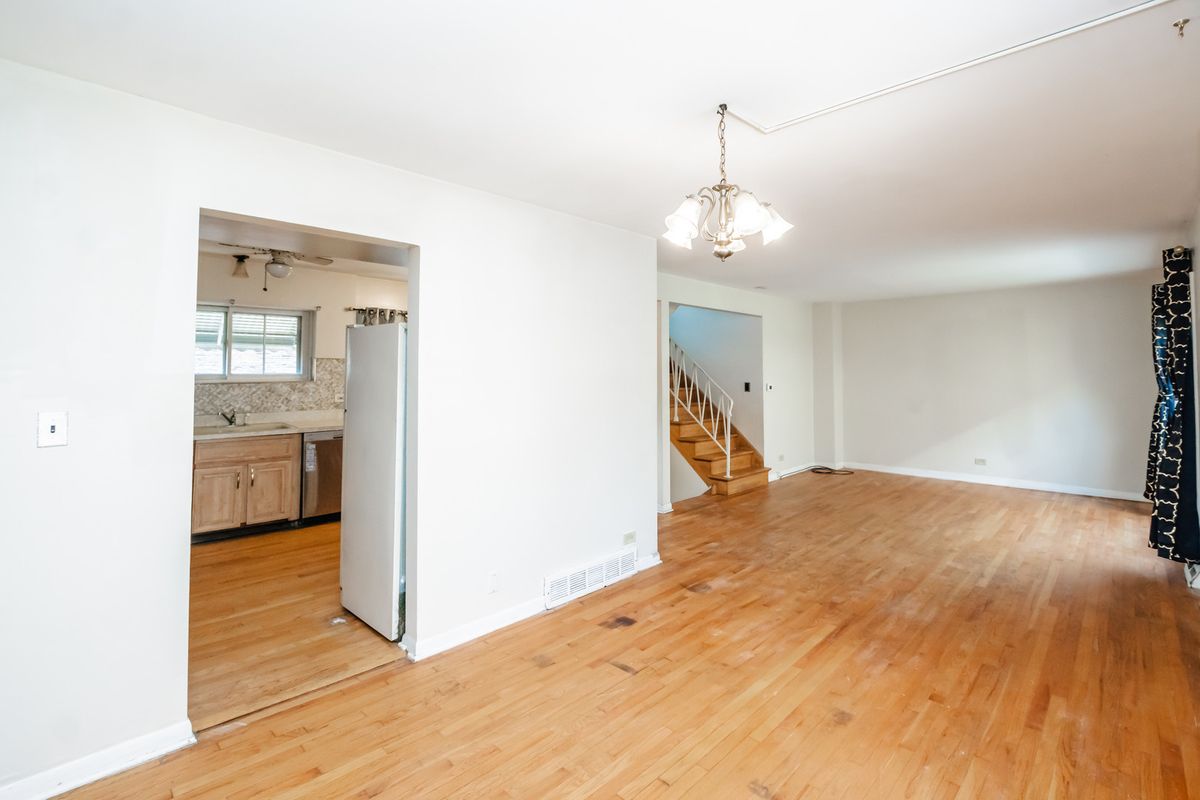 1082 Des Plaines Avenue, Forest Park, IL 60130