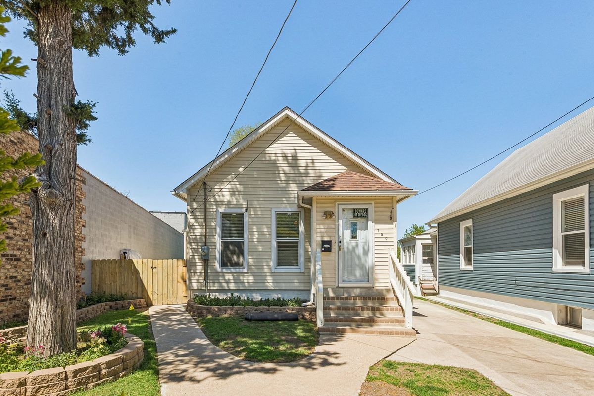 700 Villa Street, Elgin, IL 60120