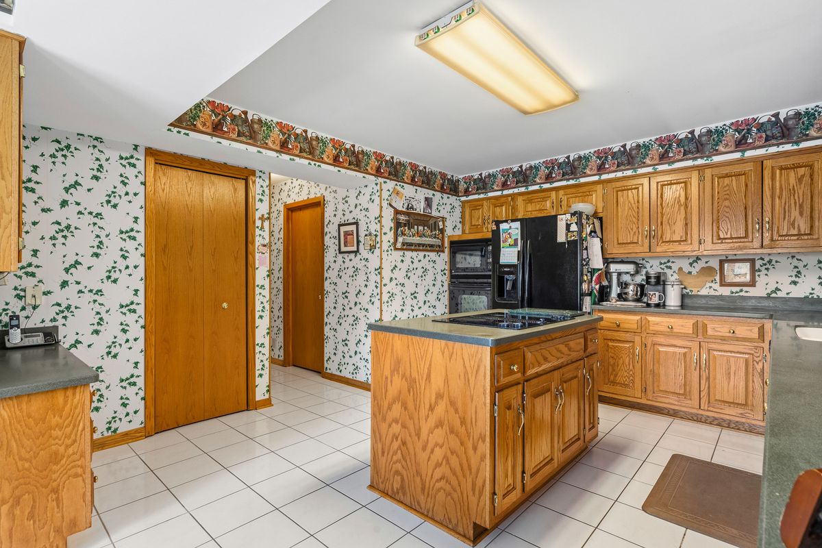 14337 S Provencal Drive, Homer Glen, IL 60491