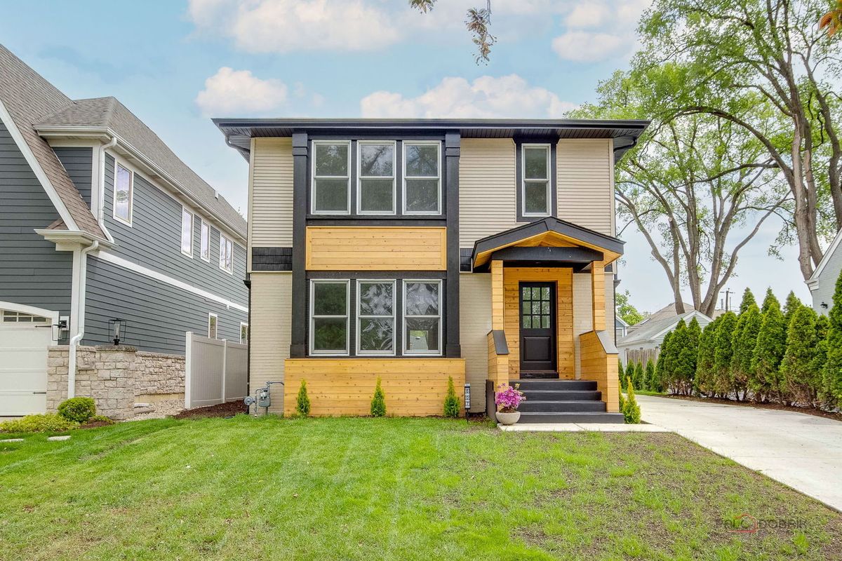 607 Cedar Avenue, Elmhurst, IL 60126