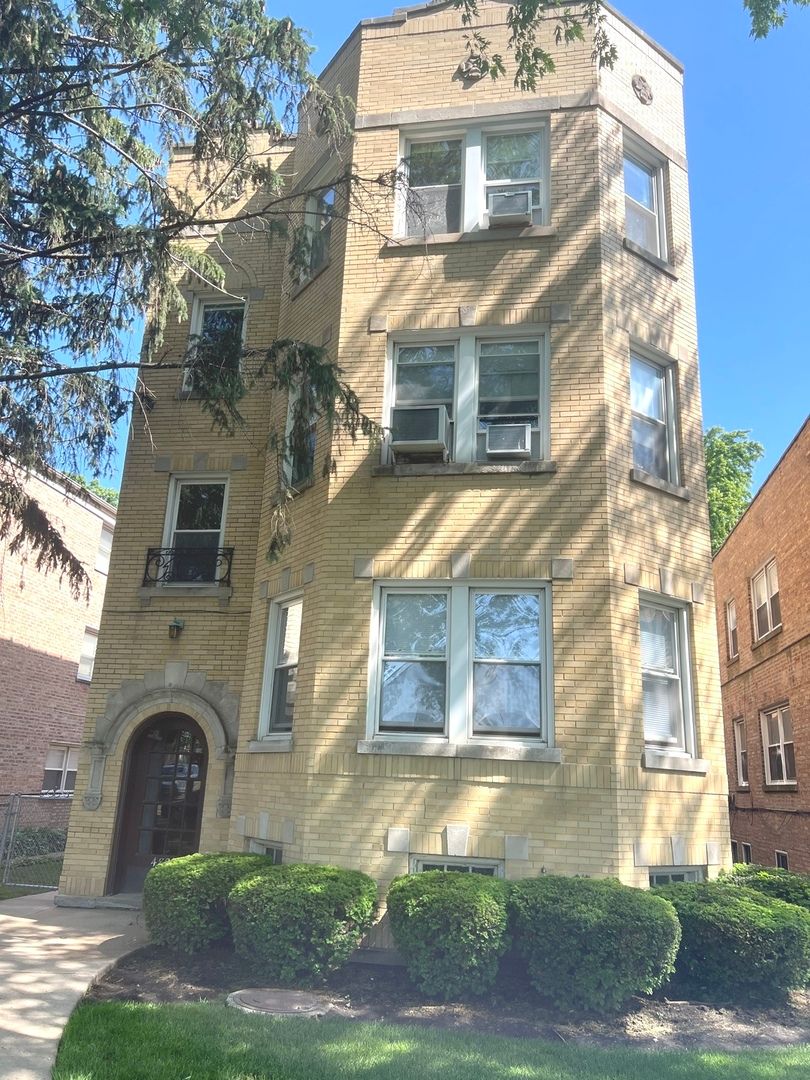 4824 Mulford Street, Skokie, IL 60077