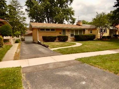223 Lincoln Street, Westmont, IL 60559