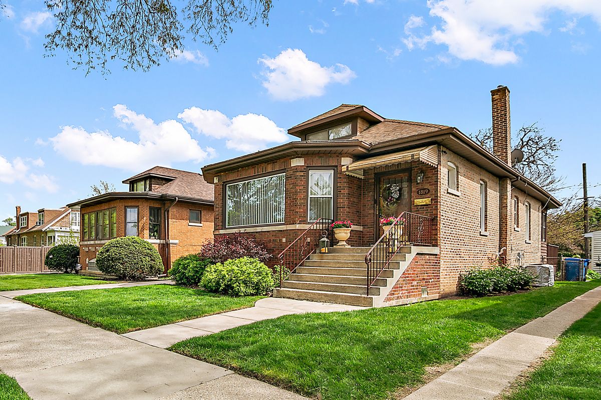 1819 105th Street, Chicago, IL 60643