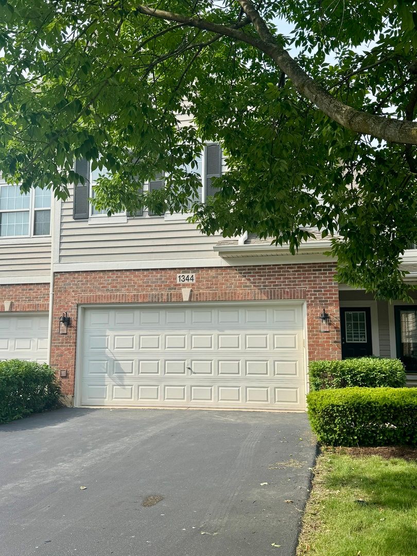 1344 Danada Court, Naperville, IL 60563