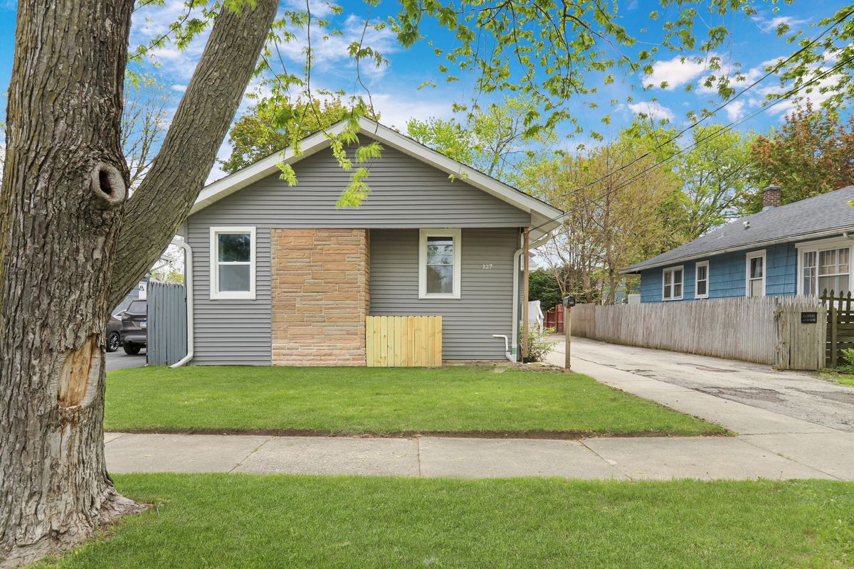 127 Victory Street, Waukegan, IL 60085