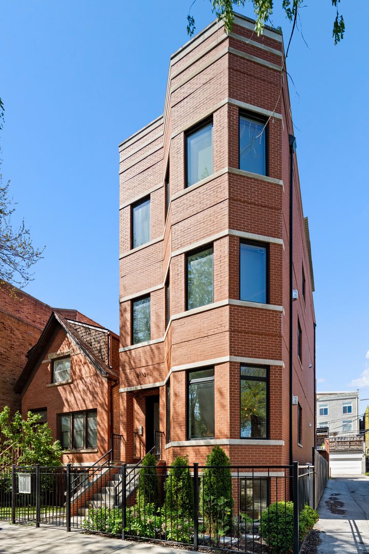 2112 W Haddon Avenue #1 — Chicago, IL 60622