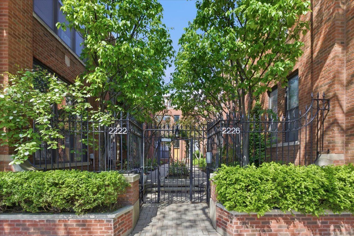 2226 Racine Avenue, Chicago, IL 60614