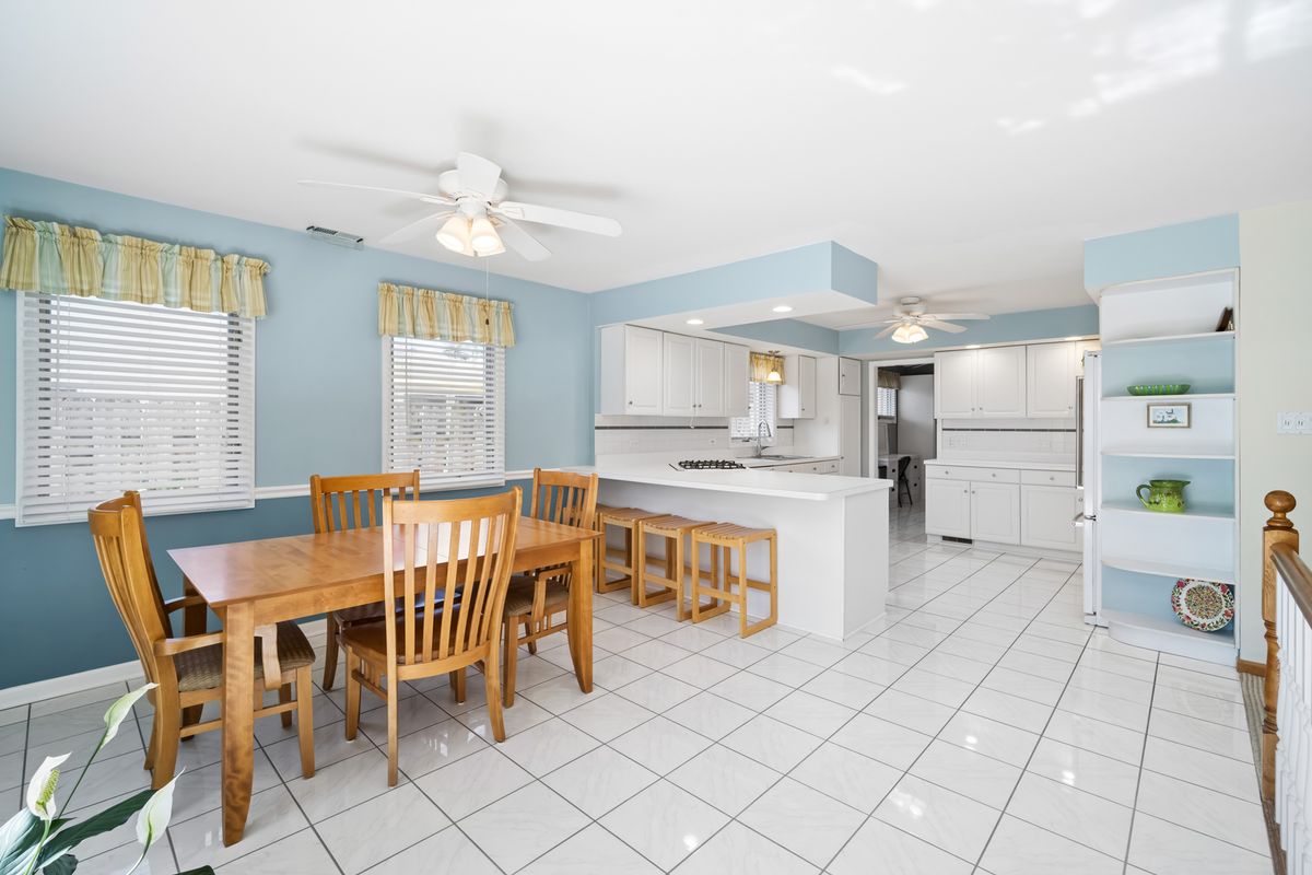 7727 N Oconto Avenue, Niles, IL 60714