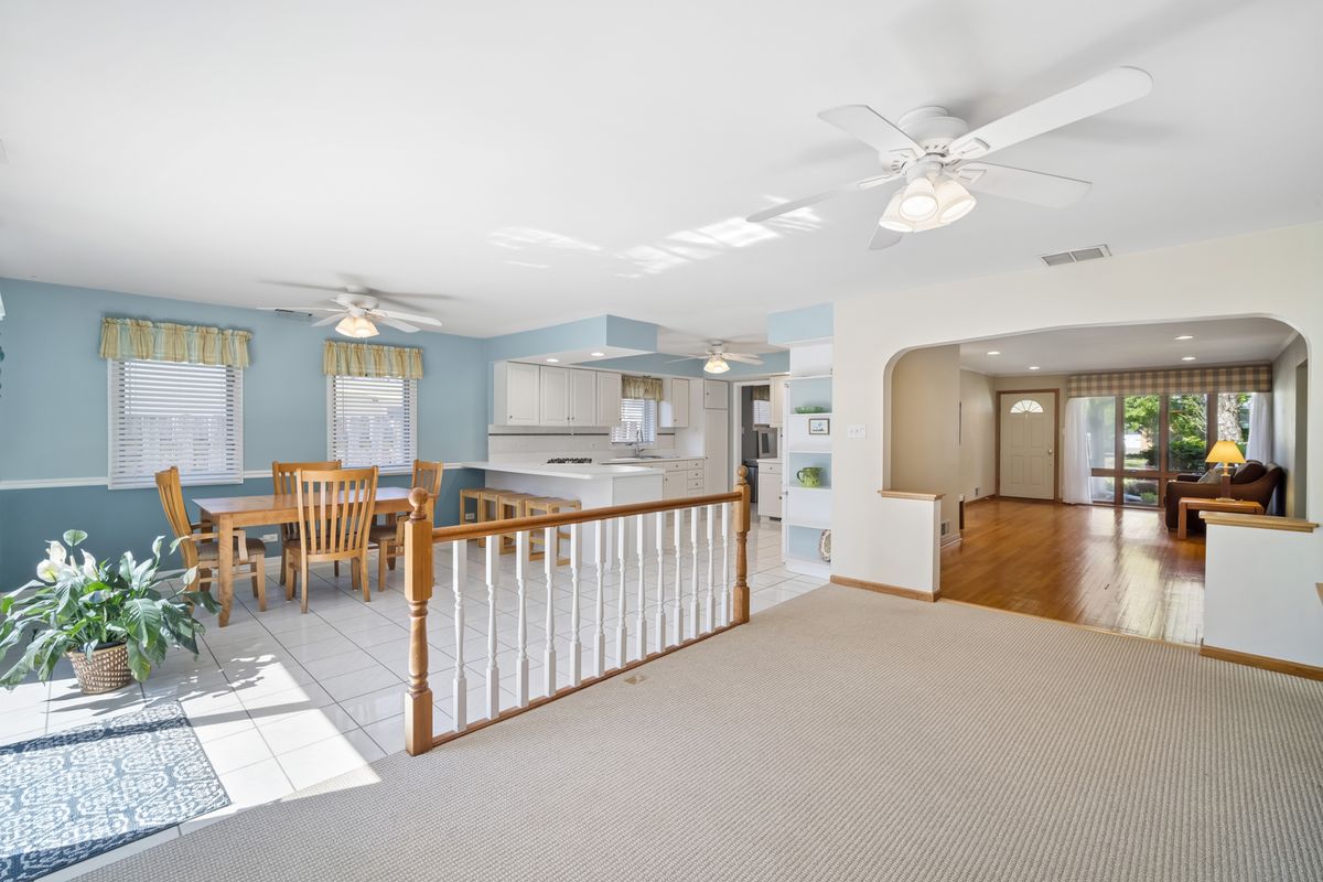 7727 N Oconto Avenue, Niles, IL 60714