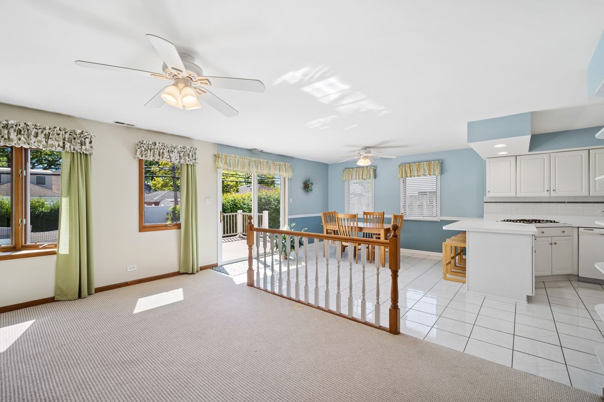 7727 N Oconto Avenue, Niles, IL 60714