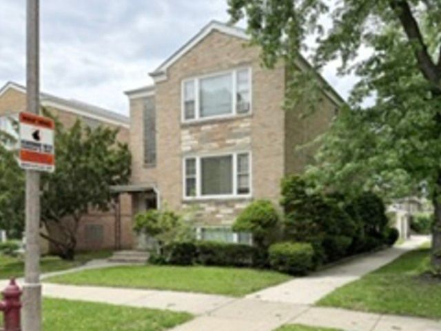 2100 Scoville Avenue — Berwyn, IL 60402