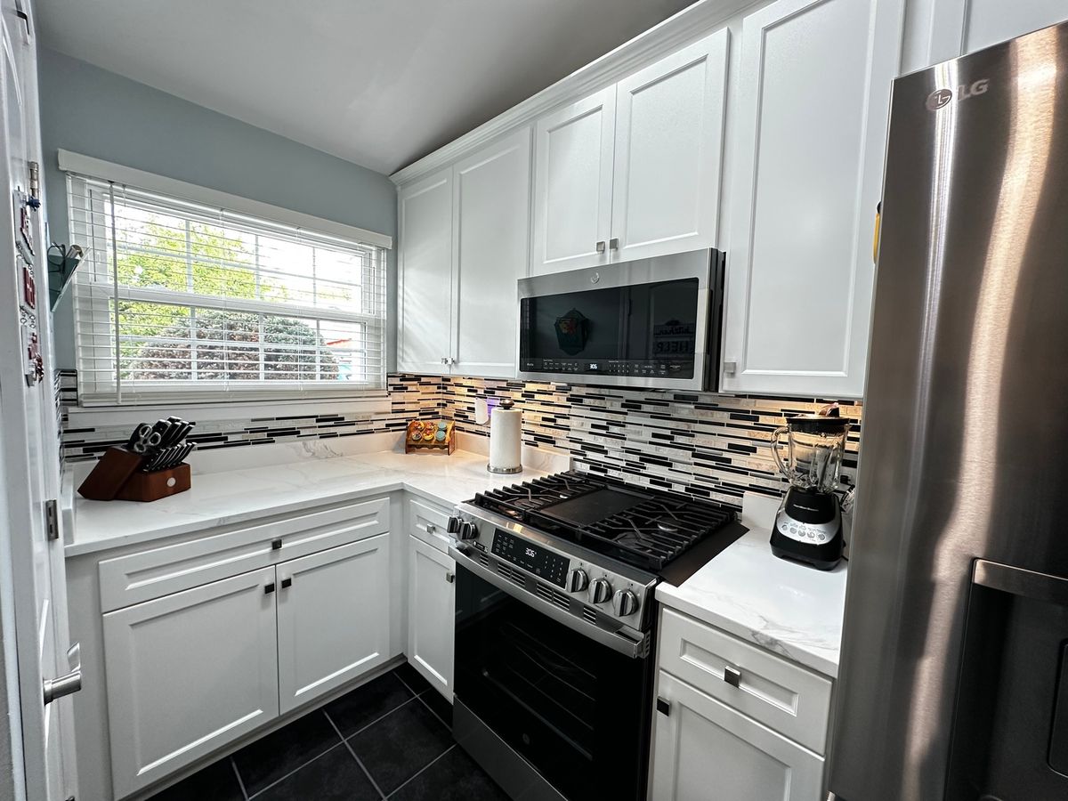 3321 Greenwich Lane, Island Lake, IL 60042