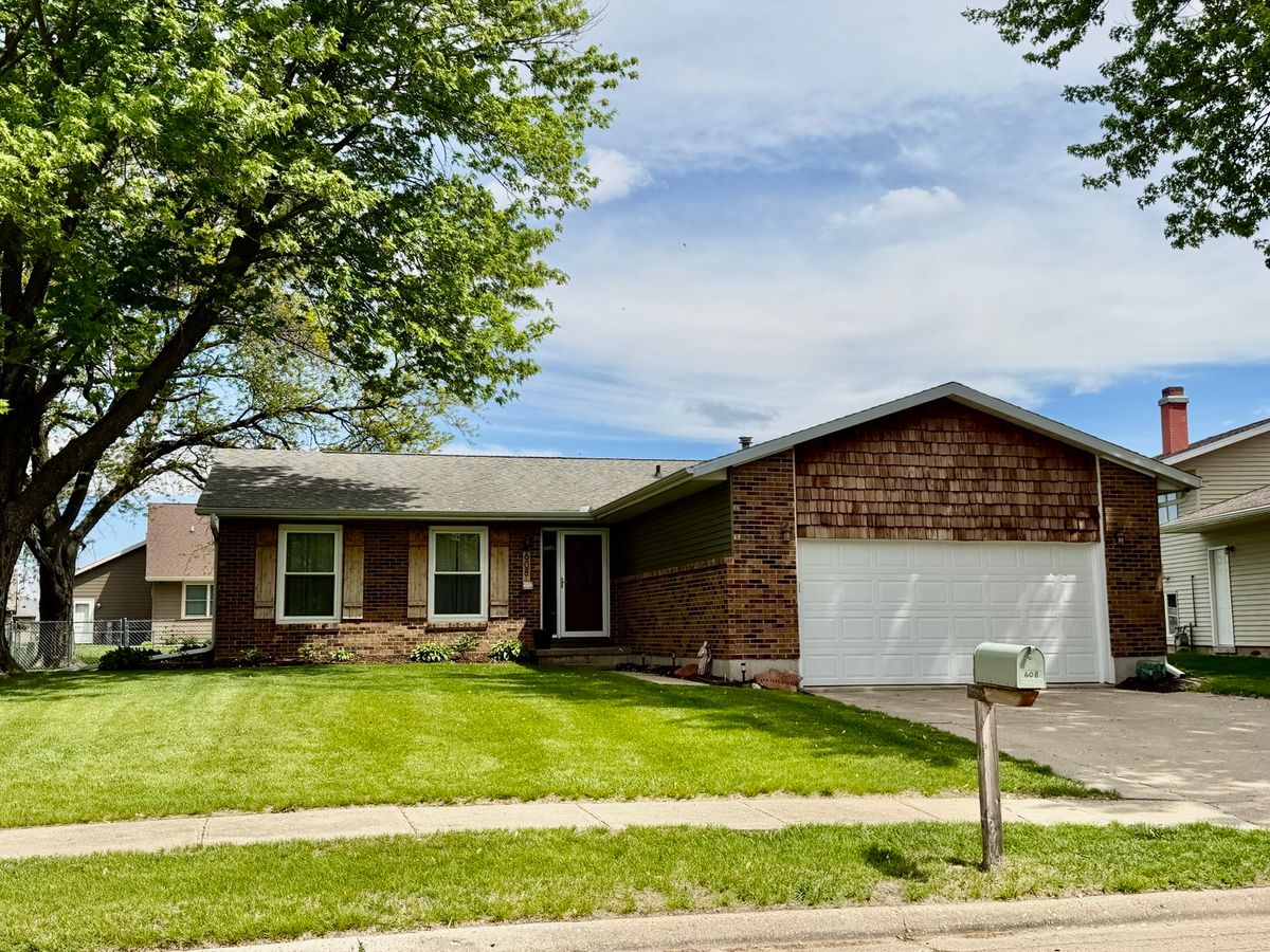 608 Greenridge Drive, Sterling, IL 61081