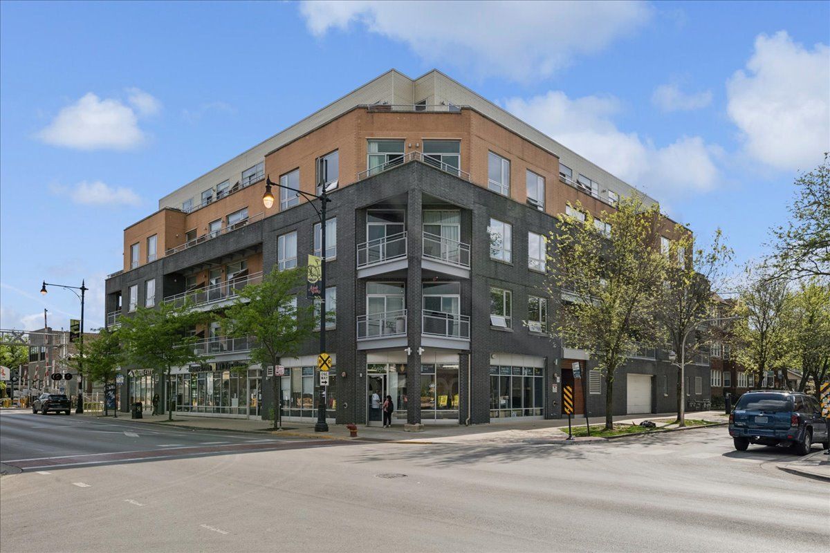 3201 Leland Avenue, Chicago, IL 60625