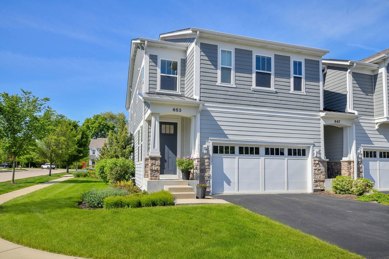 653 Riverbank Drive