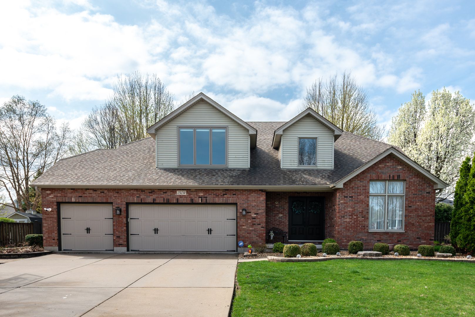 25231 W Monroe Court — Plainfield, IL 60585