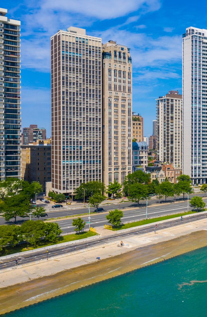 1240 Lake Shore Drive, Chicago, IL 60610