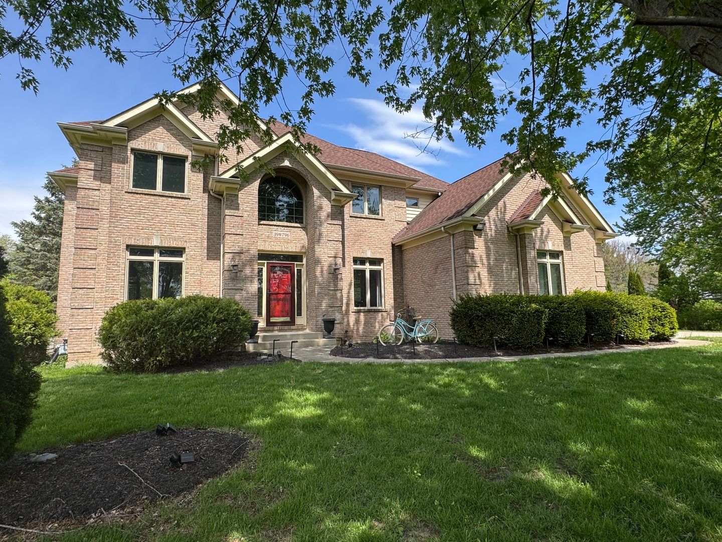 39W796 Dairyherd Lane — St. Charles, IL 60175