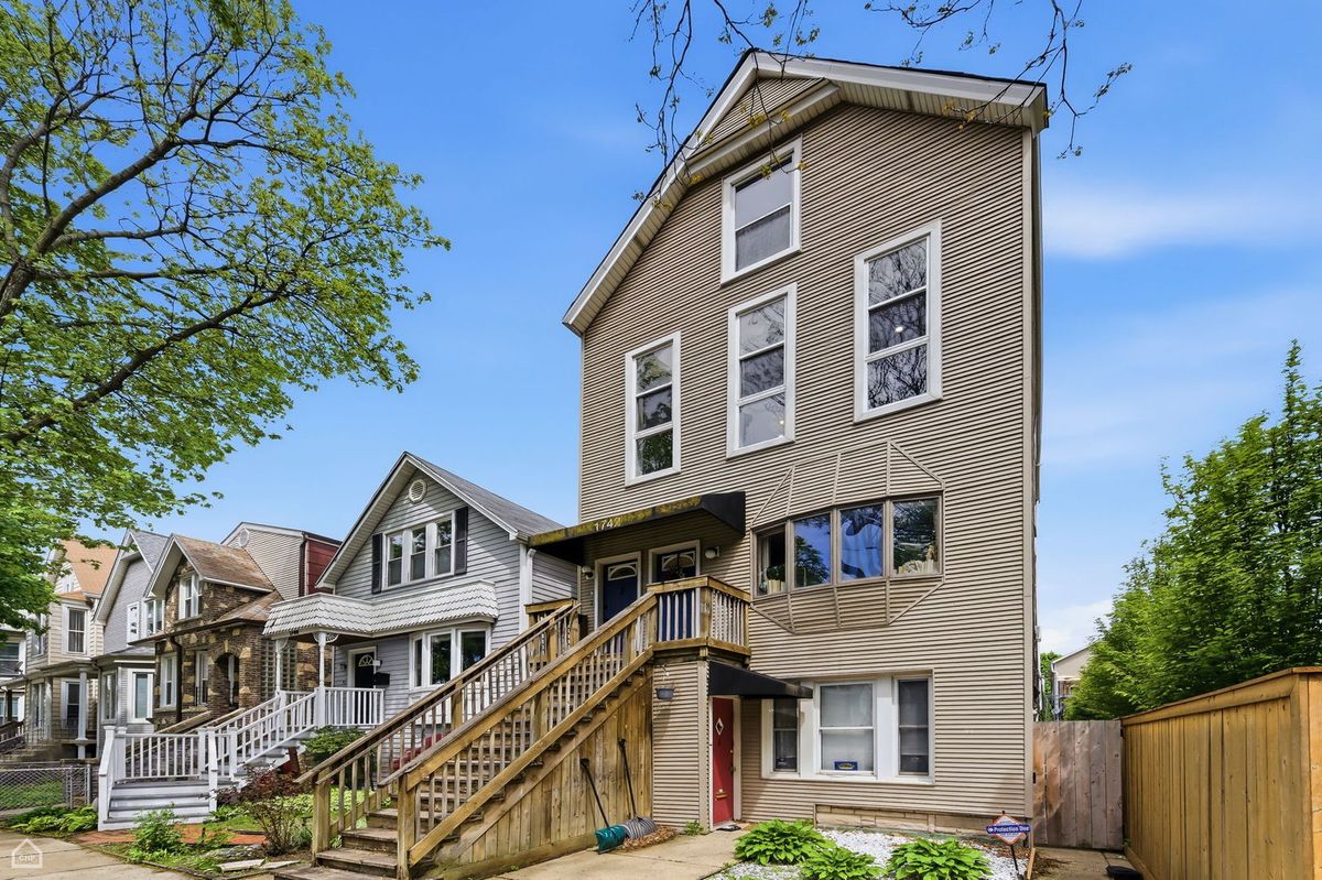 1742 School Street, Chicago, IL 60657