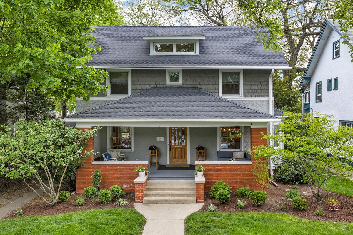 925 Elmwood Avenue, Evanston, IL 60202