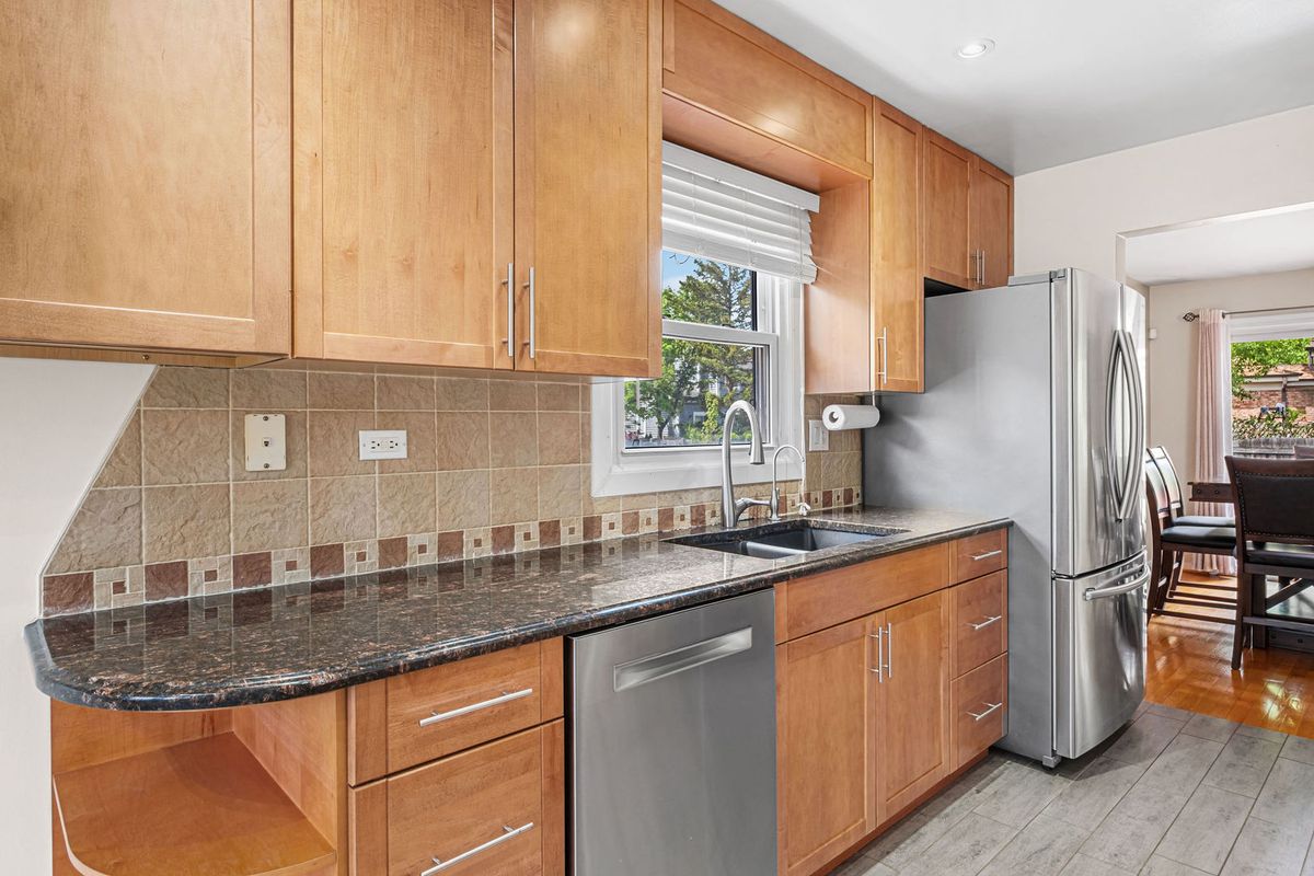2747 Wilshire Lane, Northbrook, IL 60062