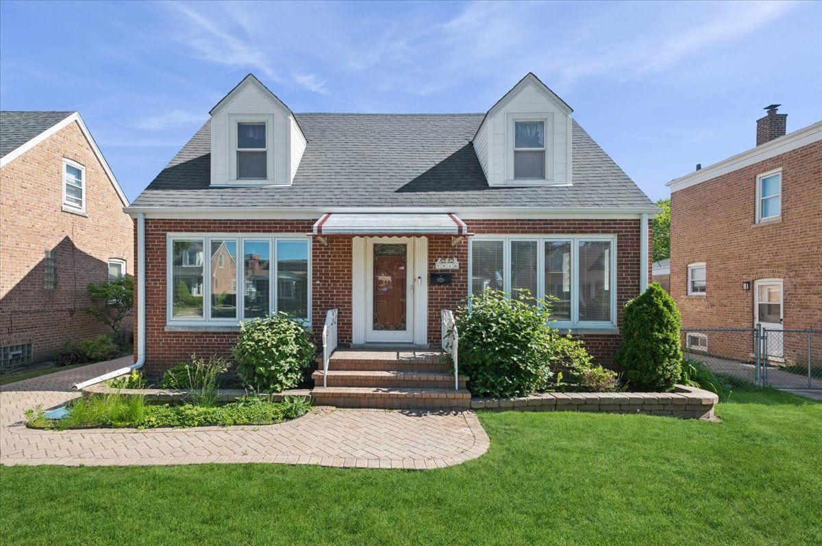 7515 W Rosedale Avenue — Chicago, IL 60631