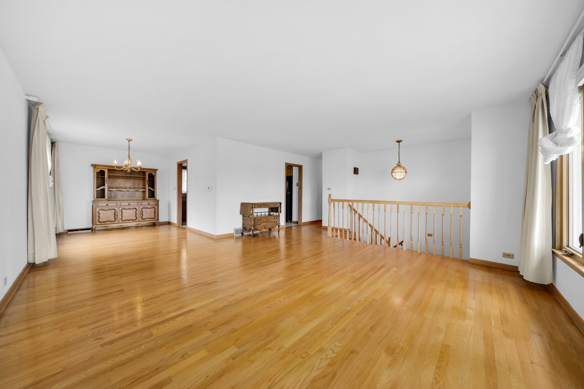 773 Madelyn Drive, Des Plaines, IL 60016