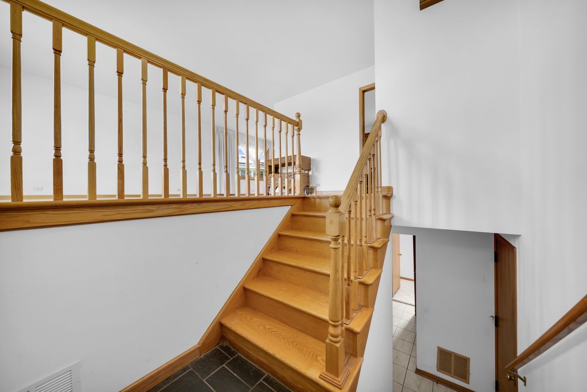 773 Madelyn Drive, Des Plaines, IL 60016