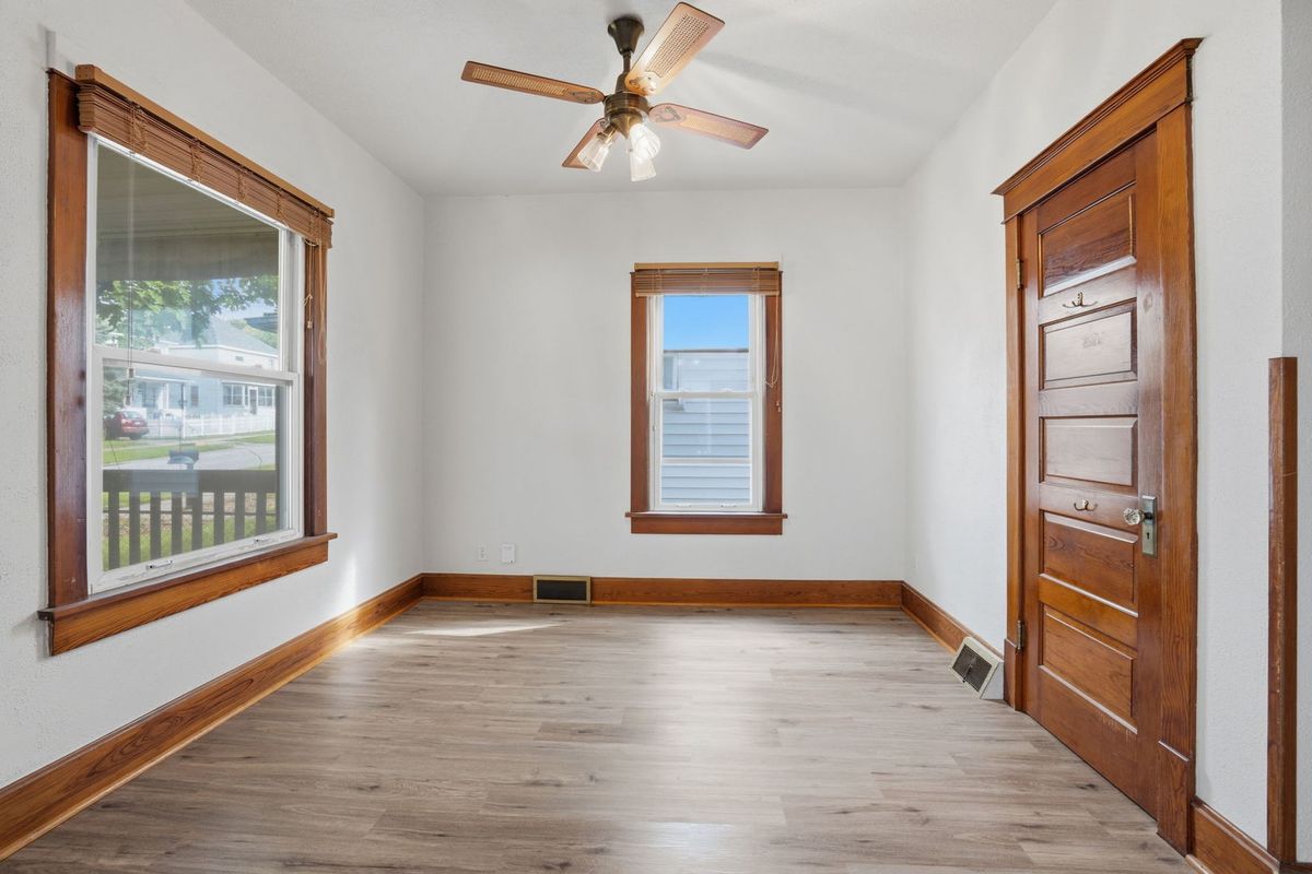 118 5th Street, Silvis, IL 61282
