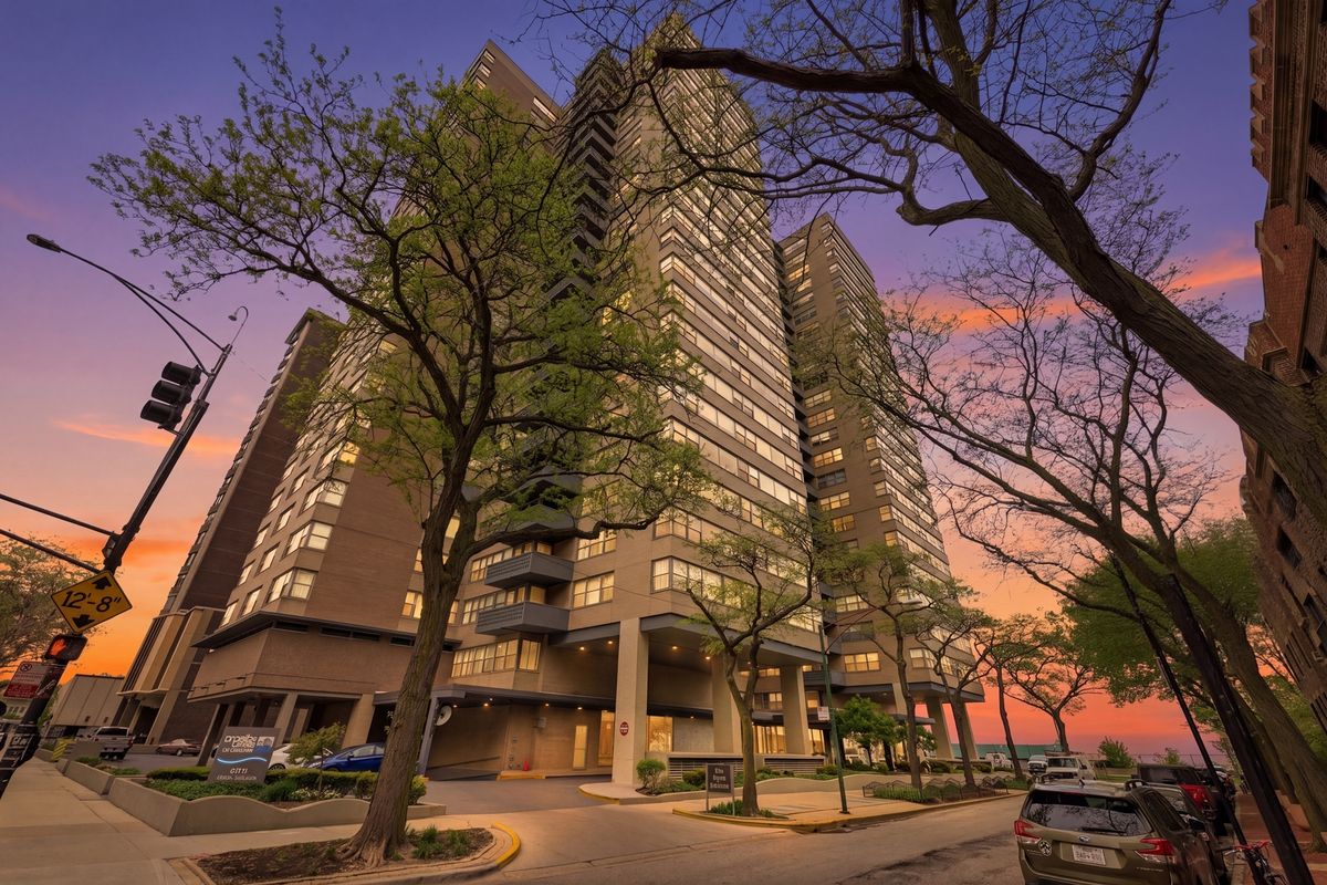 6301 Sheridan Road, Chicago, IL 60660