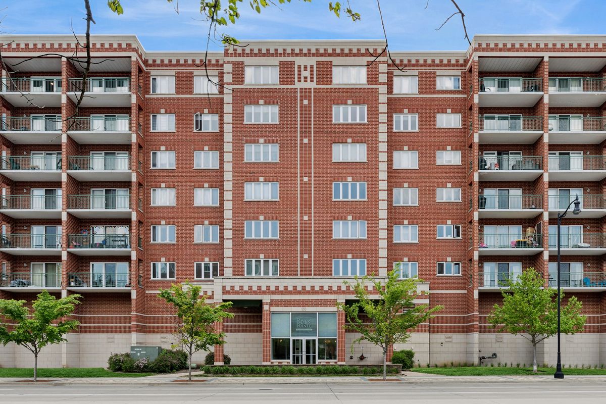650 River Road, Des Plaines, IL 60016
