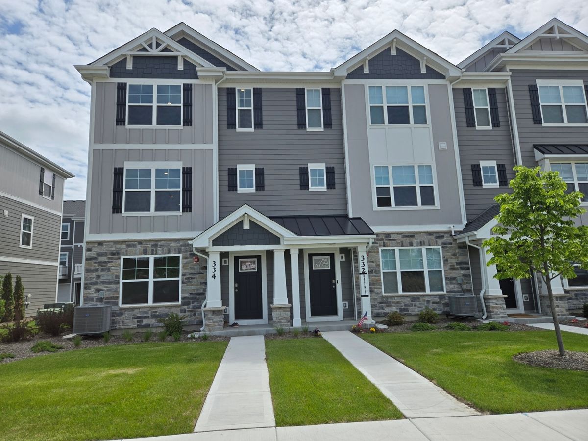 334 Basin Court, St. Charles, IL 60174