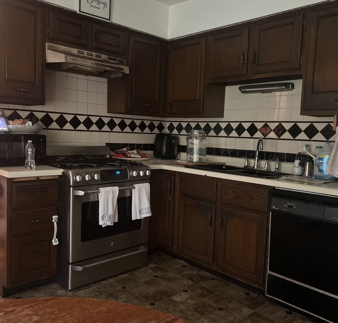 17607 Stonebridge Drive, Hazel Crest, IL 60429