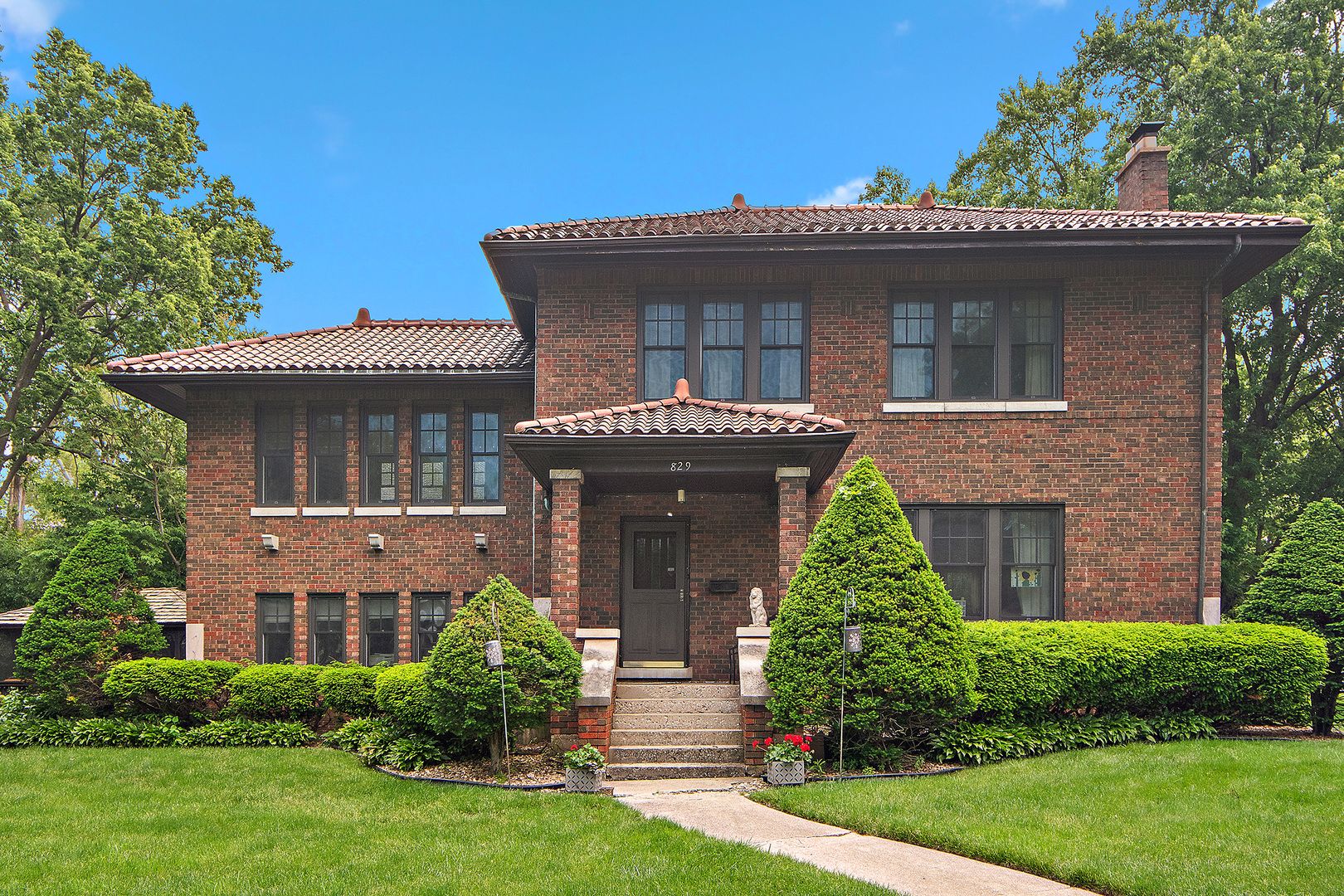 829 Gardner Road — Flossmoor, IL 60422