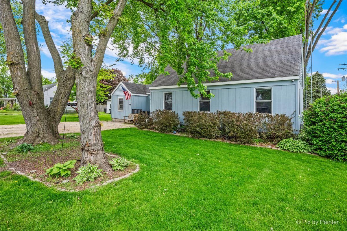 305 Maple Street, Waterman, IL 60556