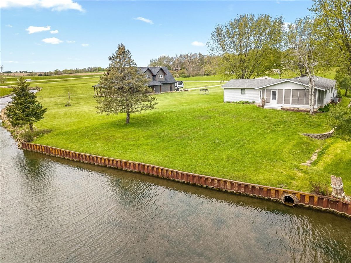 210 Lake Summerset Road, Davis, IL 61019