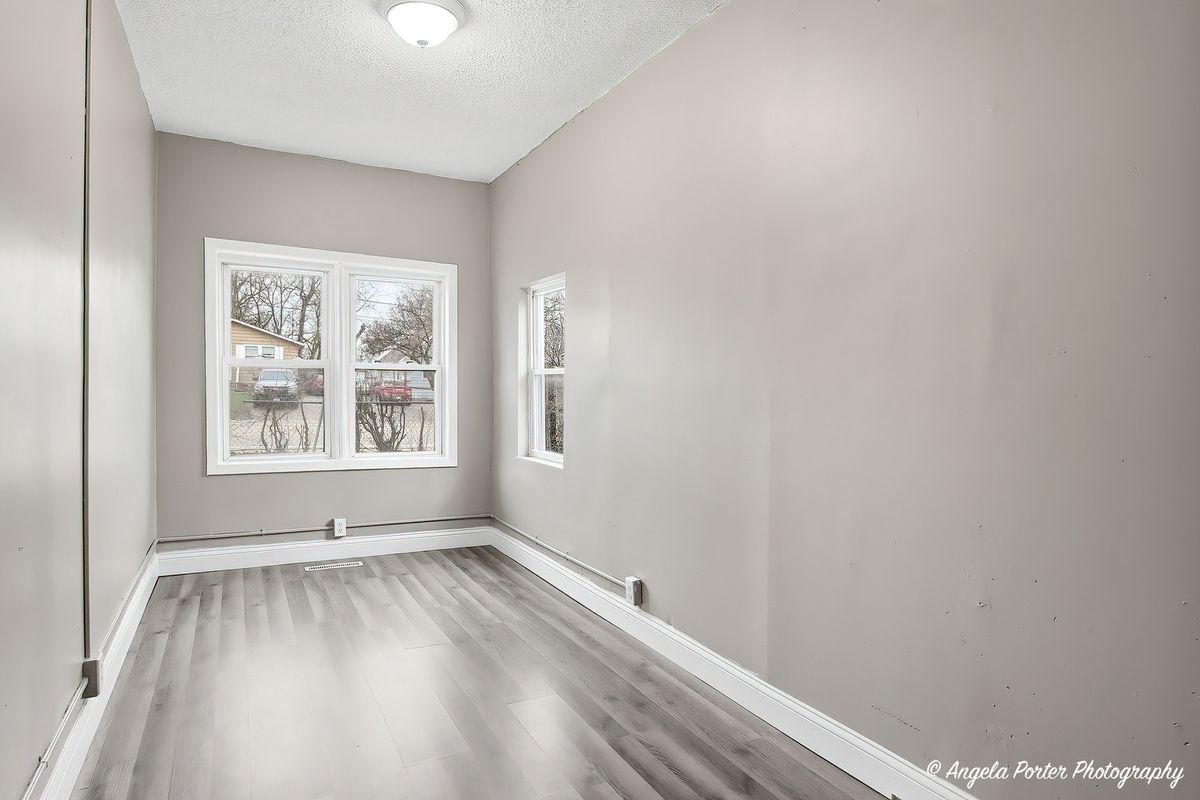 320 E WASHINGTON Street, Round Lake Park, IL 60073