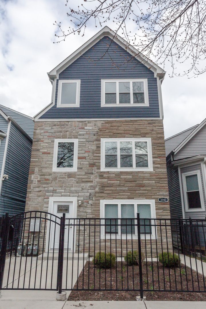 3143 Monticello Avenue, Chicago, IL 60618