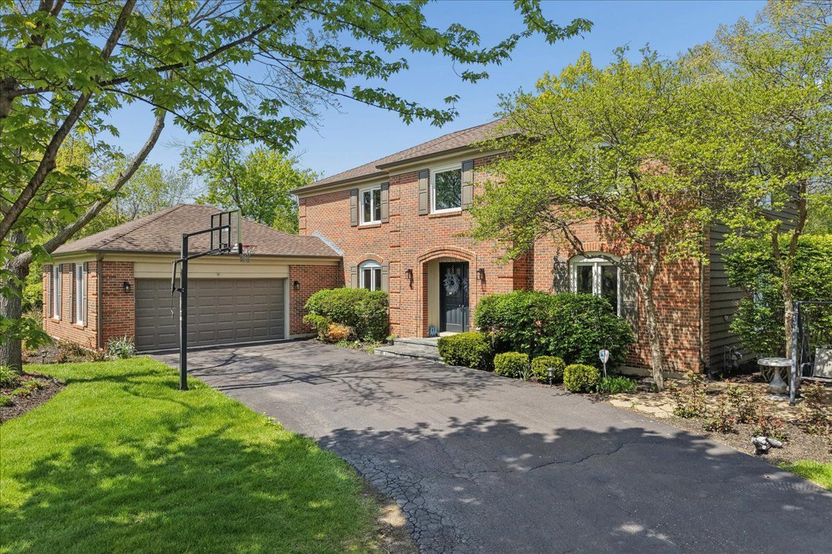 4 Exmoor Lane, Lincolnshire, IL 60069