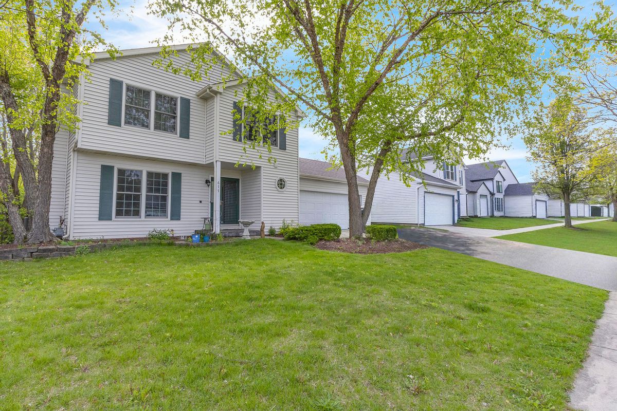 677 Anderson Drive, Lake In The Hills, IL 60156