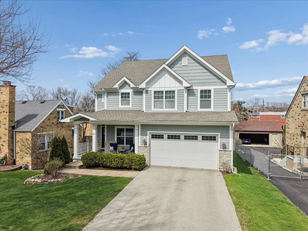 811 Michigan Street — Wheaton, IL 60187