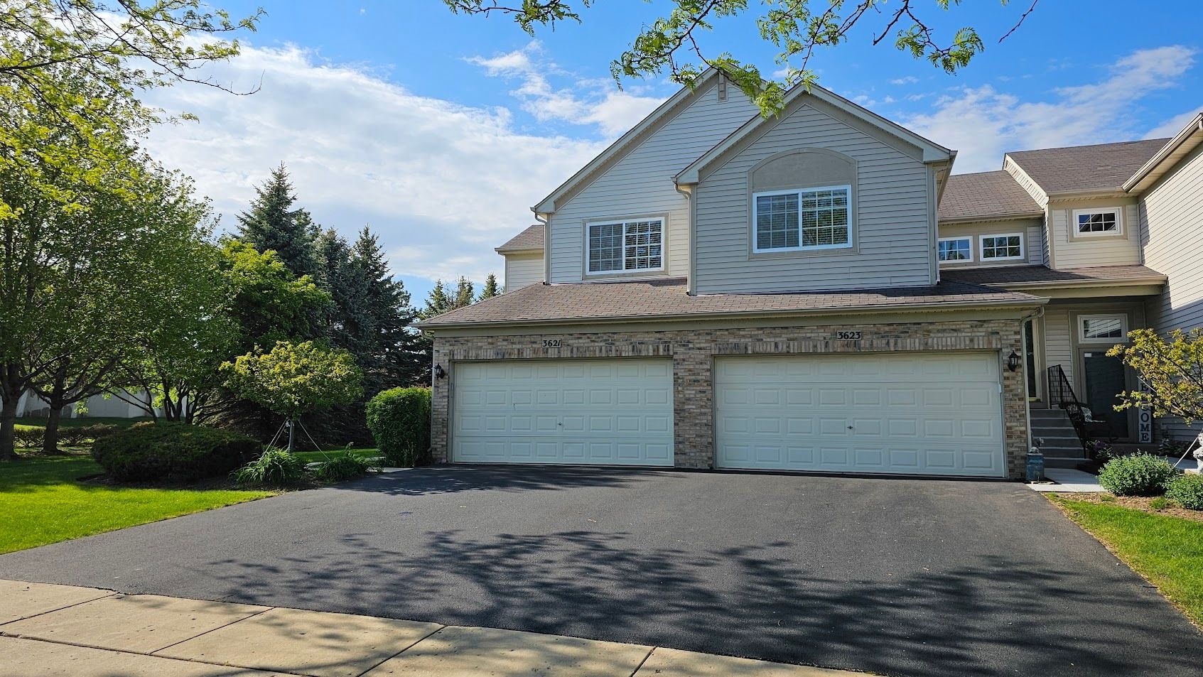 3623 Roanoke Avenue — Carpentersville, IL 60110