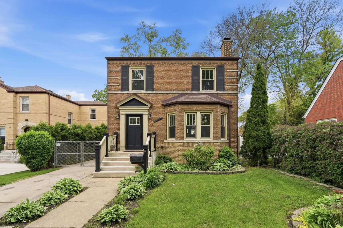 11412 Oakley Avenue, Chicago, IL 60643