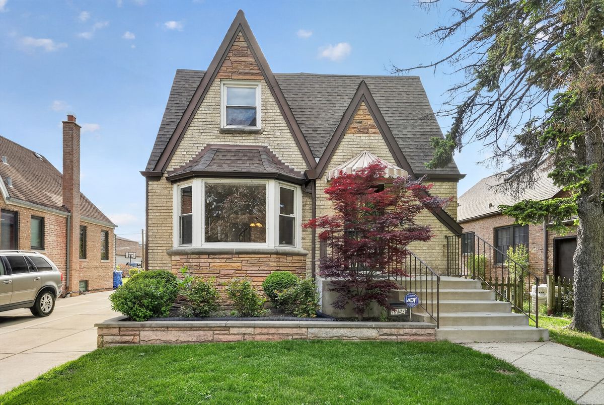 1754 Neva Avenue, Chicago, IL 60707