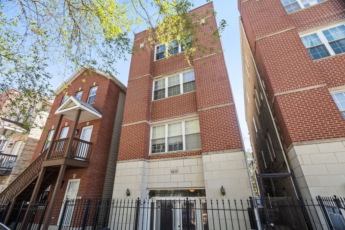1217 HONORE Street, Chicago, IL 60622